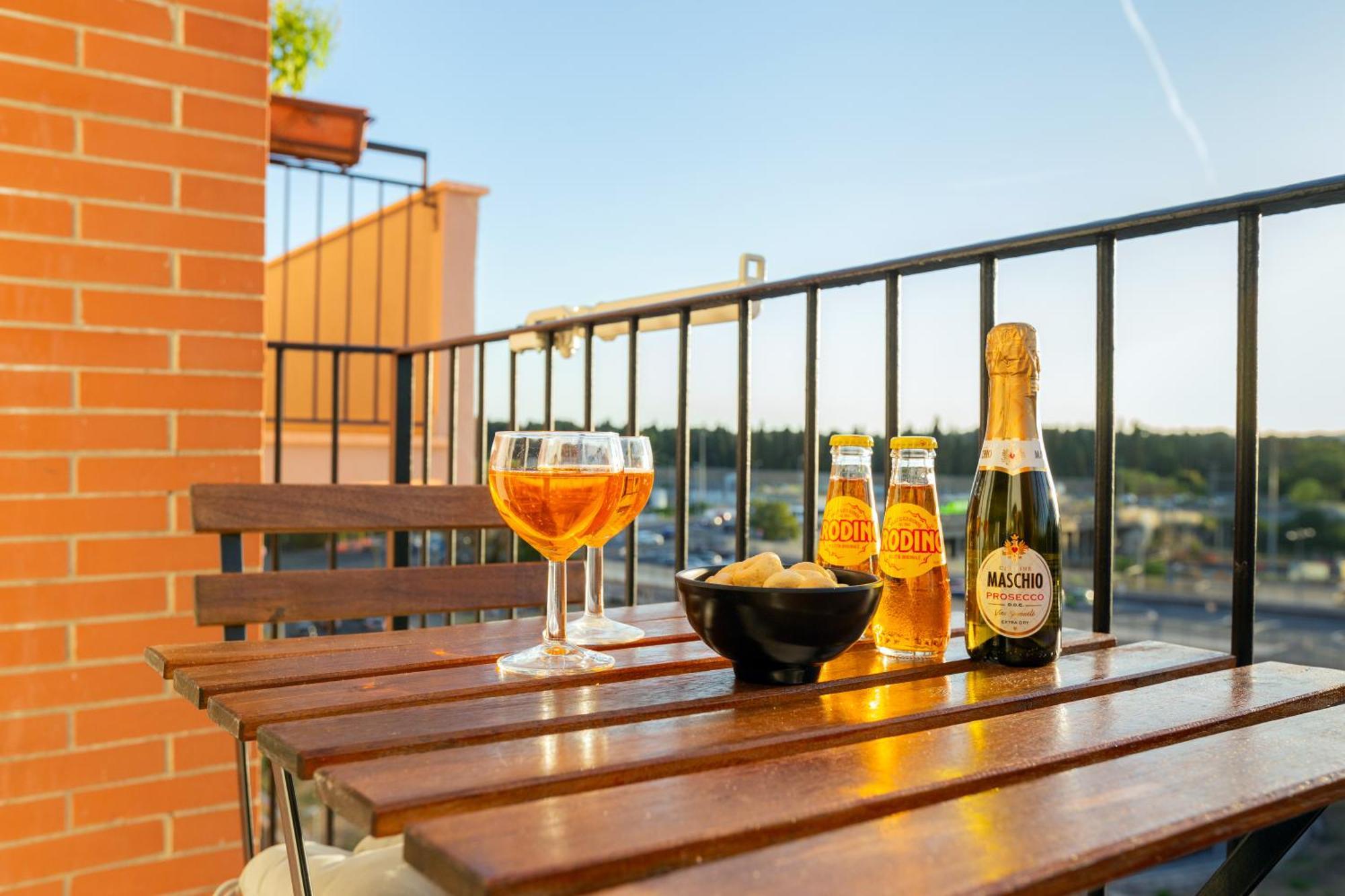 Stylish & Cozy - 5 Star Location- Balcony - City View Рим Экстерьер фото