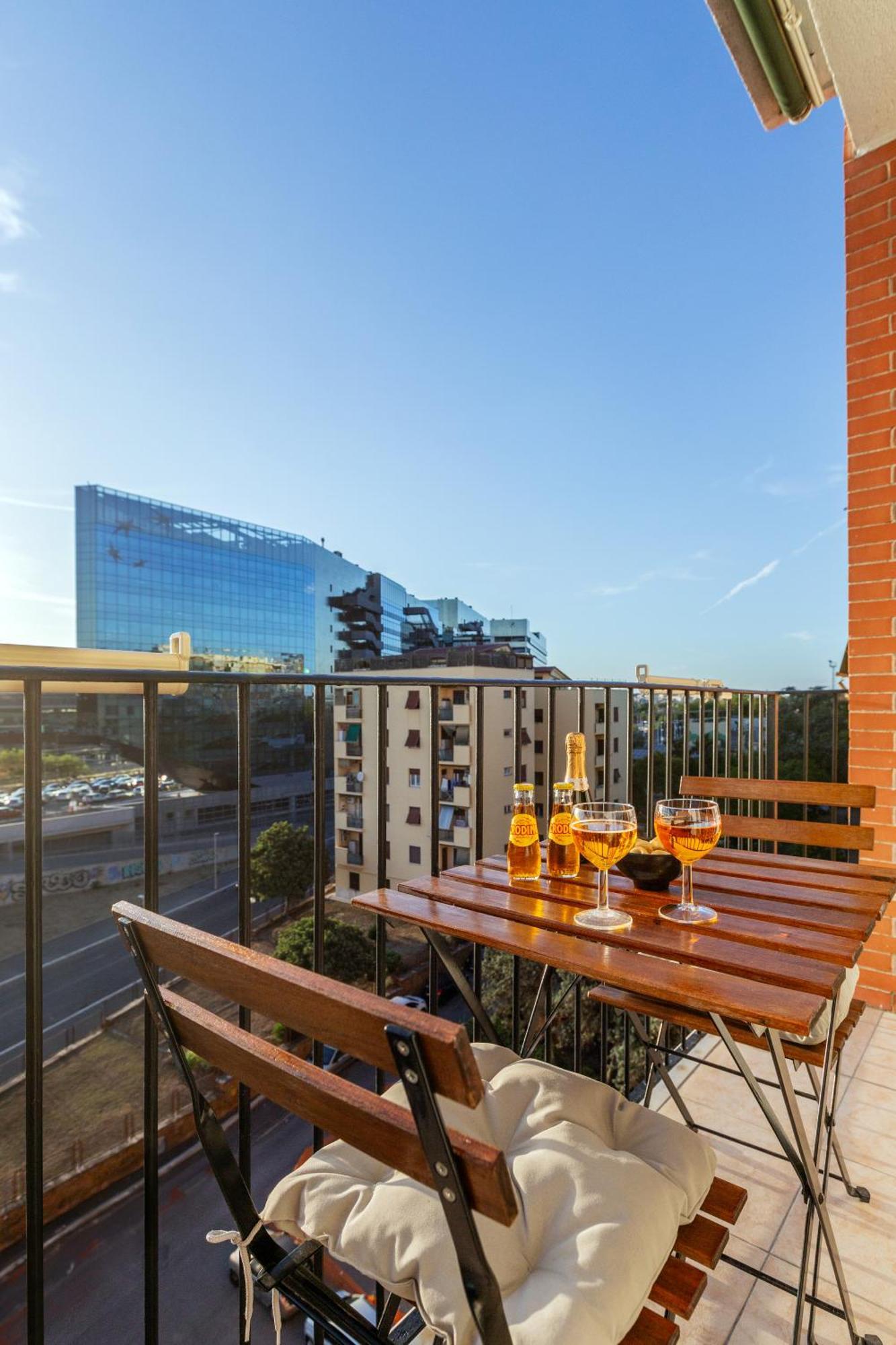 Stylish & Cozy - 5 Star Location- Balcony - City View Рим Экстерьер фото